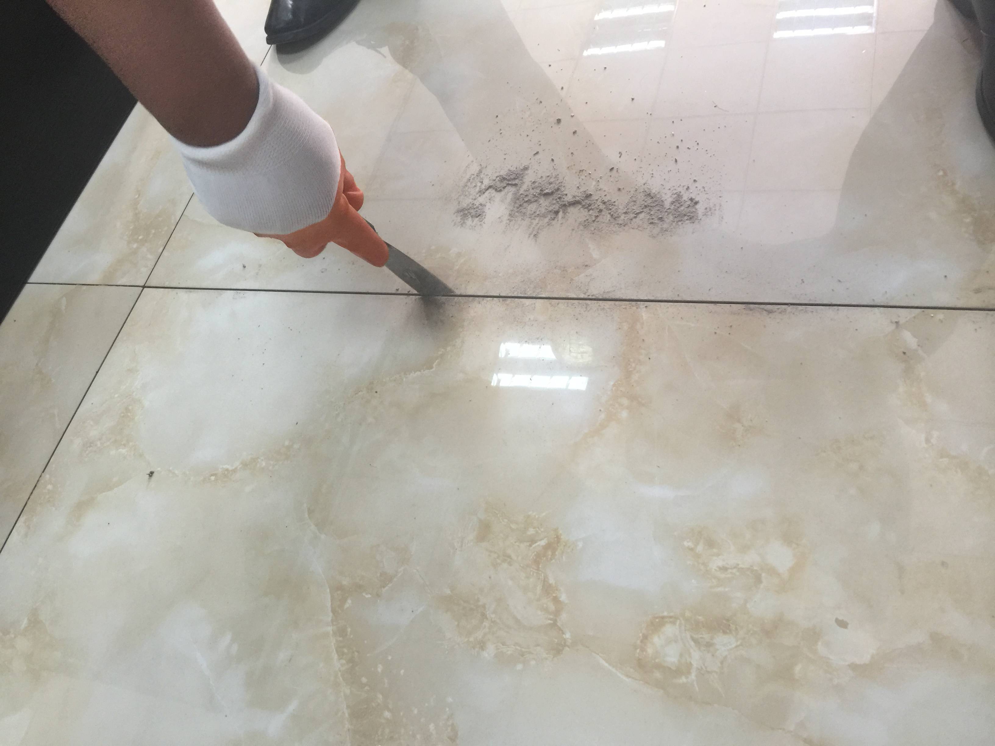 瓷砖地砖空鼓补救方法图片(地砖空鼓怎么办?瓷砖空鼓补救方法) 瓷砖地砖空鼓补救方法图片(地砖空鼓怎么办?瓷砖空鼓补救方法)